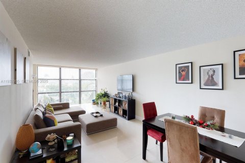 Снять в аренду кондоминиум в Халландейл-Бич, Флорида 1 спальня, 99.87м2, № 1990501 - фото 5