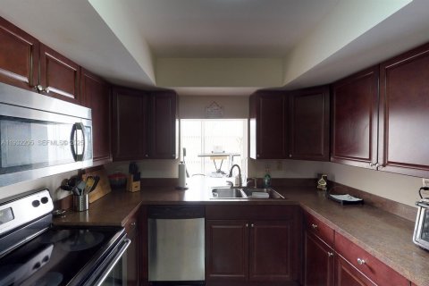 Снять в аренду кондоминиум в Халландейл-Бич, Флорида 1 спальня, 99.87м2, № 1990501 - фото 2