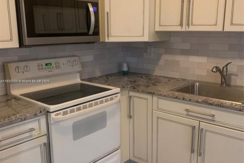 Copropriété à vendre à North Lauderdale, Floride: 1 chambre, 75.25 m2 № 1977680 - photo 2