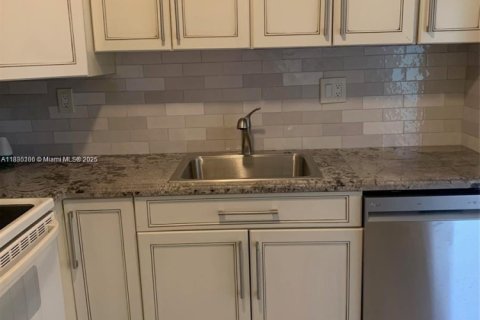 Copropriété à vendre à North Lauderdale, Floride: 1 chambre, 75.25 m2 № 1977680 - photo 3