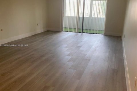Copropriété à vendre à North Lauderdale, Floride: 1 chambre, 75.25 m2 № 1977680 - photo 5