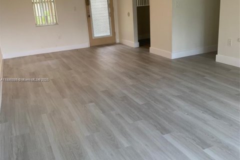 Copropriété à vendre à North Lauderdale, Floride: 1 chambre, 75.25 m2 № 1977680 - photo 4