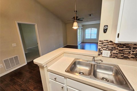 Condo in Orlando, Florida, 3 bedrooms № 2117472 - photo 22