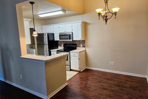 Condo in Orlando, Florida, 3 bedrooms № 2117472 - photo 16
