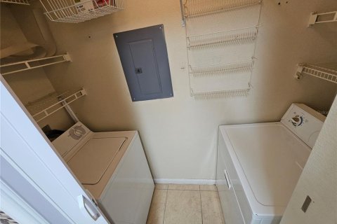 Condo in Orlando, Florida, 3 bedrooms № 2117472 - photo 23