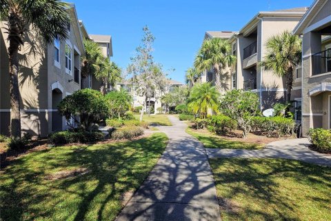 Condo in Orlando, Florida, 3 bedrooms № 2117472 - photo 4