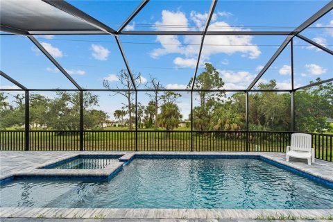 Villa ou maison à louer à Rotonda, Floride: 4 chambres, 178.74 m2 № 2097518 - photo 3