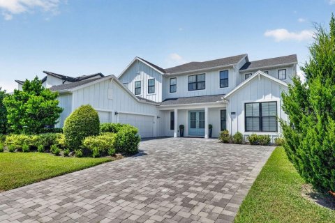 House in Orlando, Florida 5 bedrooms, 450.11 sq.m. № 2367028