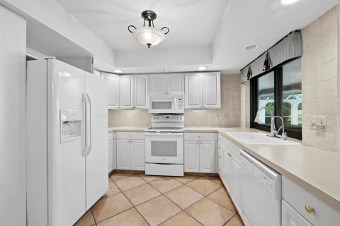 Купить виллу или дом в Сарасота, Флорида 7 комнат, 226.5м2, № 2410183 - фото 11