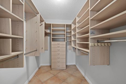 Купить виллу или дом в Сарасота, Флорида 7 комнат, 226.5м2, № 2410183 - фото 24