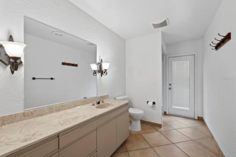 Купить виллу или дом в Сарасота, Флорида 7 комнат, 226.5м2, № 2410183 - фото 15