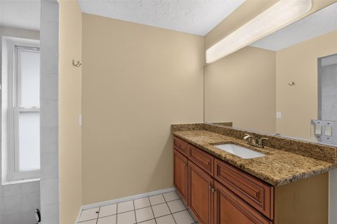 House in Bradenton, Florida 3 bedrooms, 163.69 sq.m. № 2227822 - photo 13