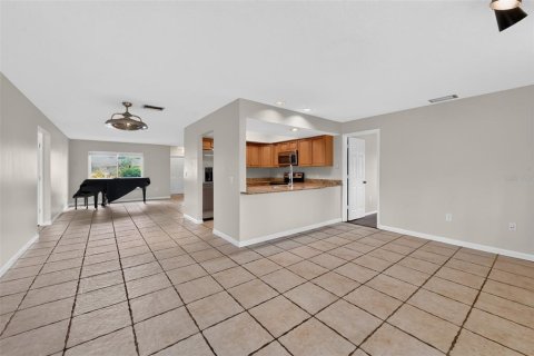 House in Bradenton, Florida 3 bedrooms, 163.69 sq.m. № 2227822 - photo 6