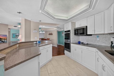 Condo in Ormond Beach, Florida, 3 bedrooms  № 2394403 - photo 21
