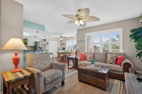 Condo in Ormond Beach, Florida, 3 bedrooms  № 2394403 - photo 17