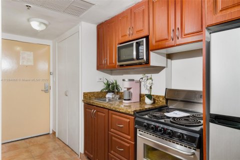 Condominio en venta en Sunny Isles Beach, Florida № 2077316 - foto 11
