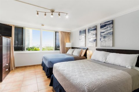 Condominio en venta en Sunny Isles Beach, Florida № 2077316 - foto 4