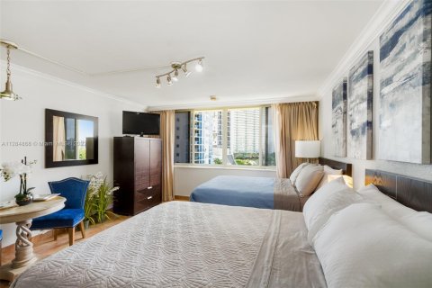 Condominio en venta en Sunny Isles Beach, Florida № 2077316 - foto 5