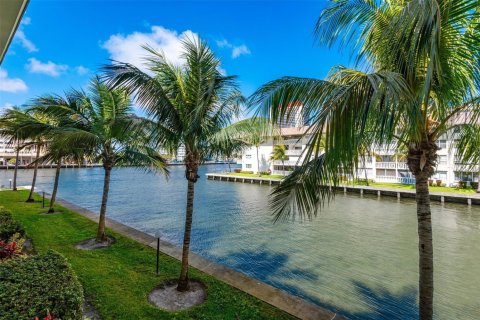 Condo à Hallandale Beach, Floride, 1 chambre  № 2084703