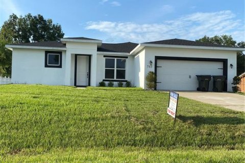 House in Poinciana, Florida 4 bedrooms, 154.12 sq.m. № 2350169