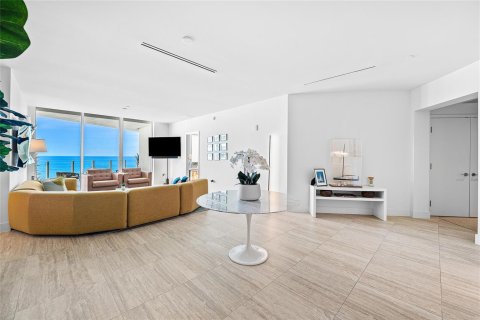 Condo in Fort Lauderdale, Florida, 3 bedrooms № 2081910 - photo 15