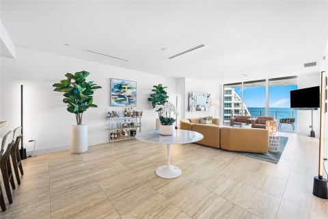 Condo in Fort Lauderdale, Florida, 3 bedrooms № 2081910 - photo 12
