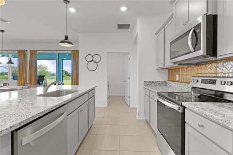 House in Wildwood, Florida 3 bedrooms, 168.15 sq.m. № 1690189 - photo 18