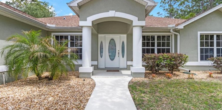 House in Homosassa, Florida 4 bedrooms, 221.76 sq.m. № 1628963