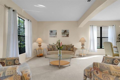 Casa en venta en Kissimmee, Florida, 5 dormitorios, 329.43 m2 № 1918666 - foto 9