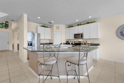 Casa en venta en Kissimmee, Florida, 5 dormitorios, 329.43 m2 № 1918666 - foto 20