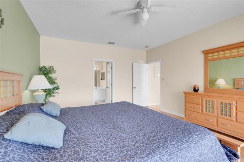 Casa en venta en Kissimmee, Florida, 5 dormitorios, 329.43 m2 № 1918666 - foto 26