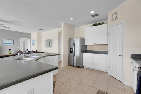 Casa en venta en Kissimmee, Florida, 5 dormitorios, 329.43 m2 № 1918666 - foto 21