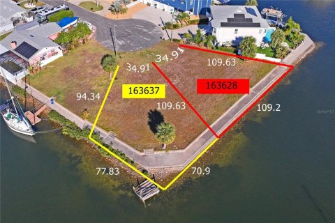 Land in Hernando Beach, Florida № 1537186 - photo 1