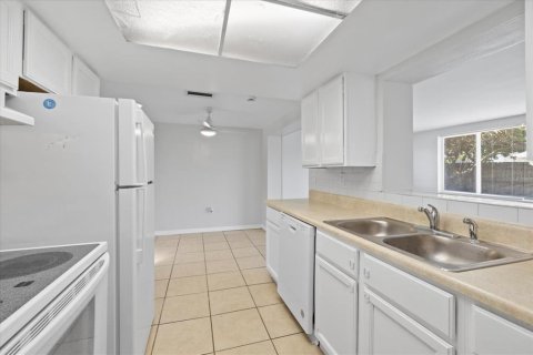 House in Port Richey, Florida 2 bedrooms, 104.79 sq.m. № 1781295 - photo 17