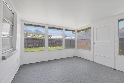House in Port Richey, Florida 2 bedrooms, 104.79 sq.m. № 1781295 - photo 27