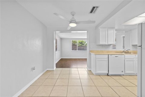 House in Port Richey, Florida 2 bedrooms, 104.79 sq.m. № 1781295 - photo 19
