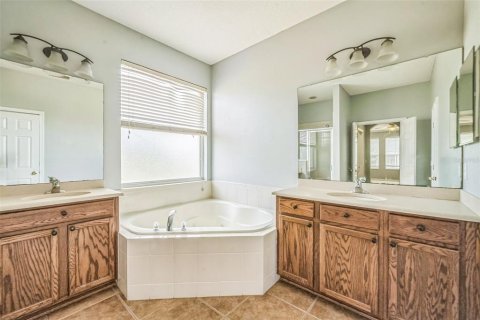 House in Ocoee, Florida 4 bedrooms, 251.39 sq.m. № 1662382 - photo 25