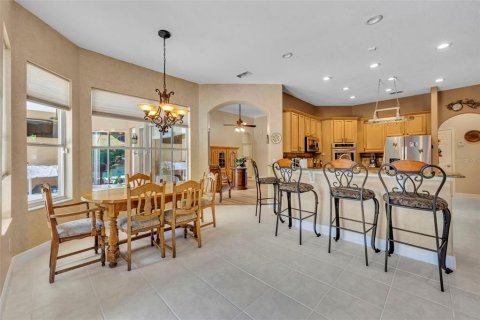 Casa en venta en Apopka, Florida, 5 dormitorios, 319.96 m2 № 2151834 - foto 9