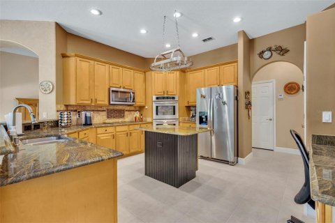 Casa en venta en Apopka, Florida, 5 dormitorios, 319.96 m2 № 2151834 - foto 13