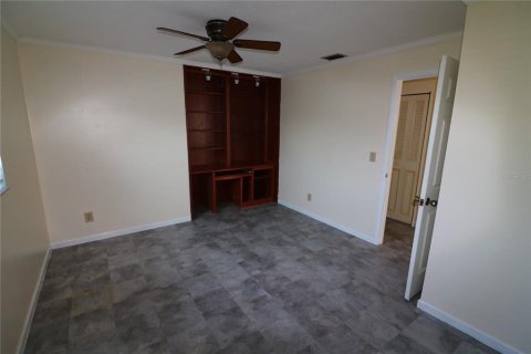 House in Mulberry, Florida 3 bedrooms, 156.08 sq.m. № 2299363 - photo 2