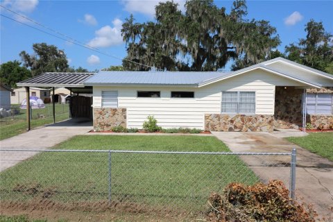 House in Mulberry, Florida 3 bedrooms, 156.08 sq.m. № 2299363