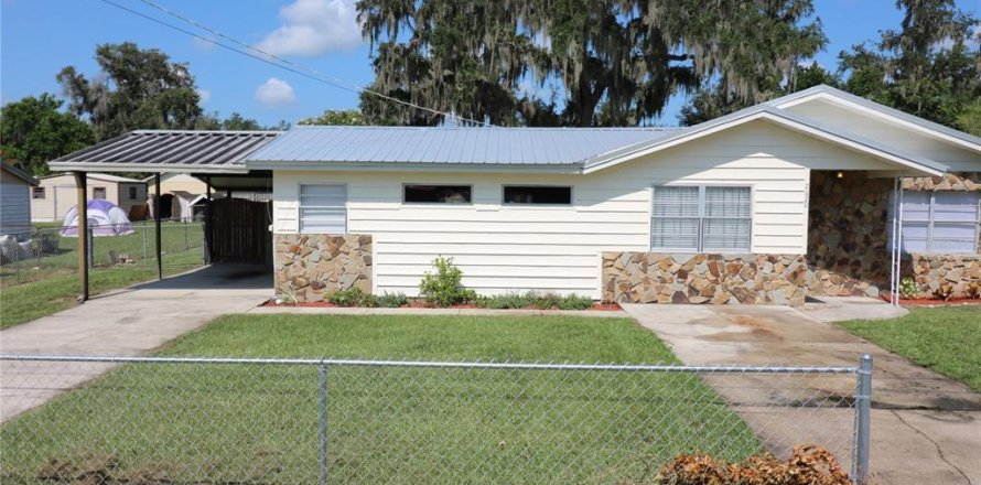 House in Mulberry, Florida 3 bedrooms, 156.08 sq.m. № 2299363
