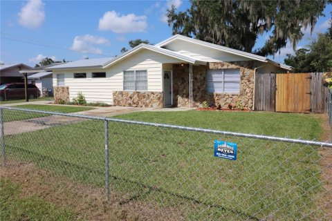 House in Mulberry, Florida 3 bedrooms, 156.08 sq.m. № 2299363 - photo 6