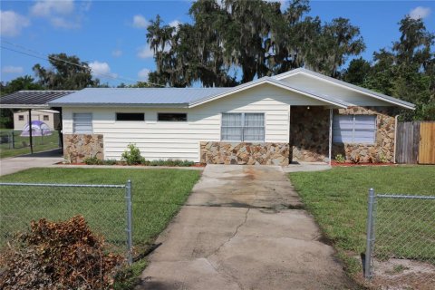 House in Mulberry, Florida 3 bedrooms, 156.08 sq.m. № 2299363 - photo 5