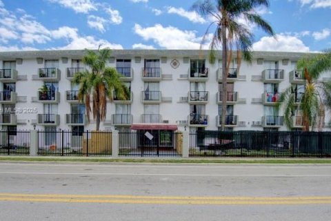 Copropriété à louer à Miami, Floride: 35.77 m2 № 1958556 - photo 3