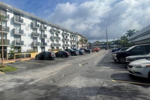 Copropriété à louer à Miami, Floride: 35.77 m2 № 1958556 - photo 1