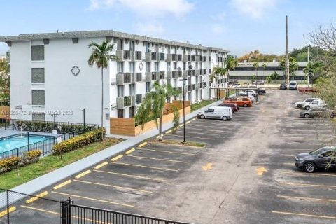 Copropriété à louer à Miami, Floride: 35.77 m2 № 1958556 - photo 4