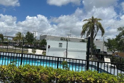 Copropriété à louer à Miami, Floride: 35.77 m2 № 1958556 - photo 11