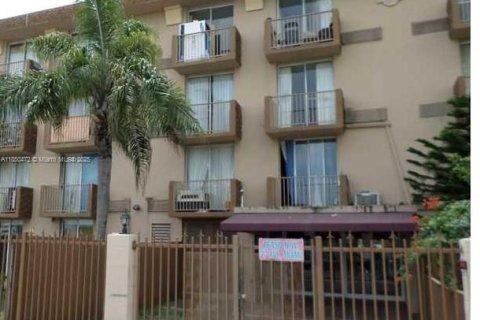 Copropriété à louer à Miami, Floride: 35.77 m2 № 1958556 - photo 5