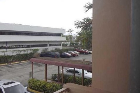 Copropriété à louer à Miami, Floride: 35.77 m2 № 1958556 - photo 7